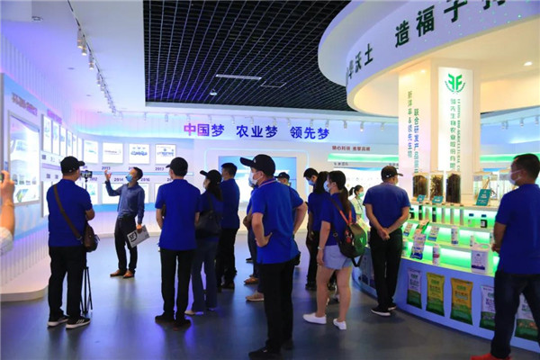 论道百倍邦 智瞰新未来-肥料大鳄新洋丰焦点客户团豪运国际生物考察行